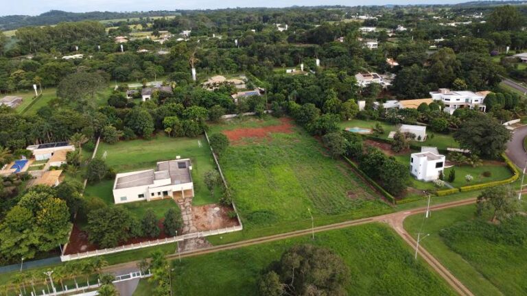 Lote a venda no Paraíso Tropical